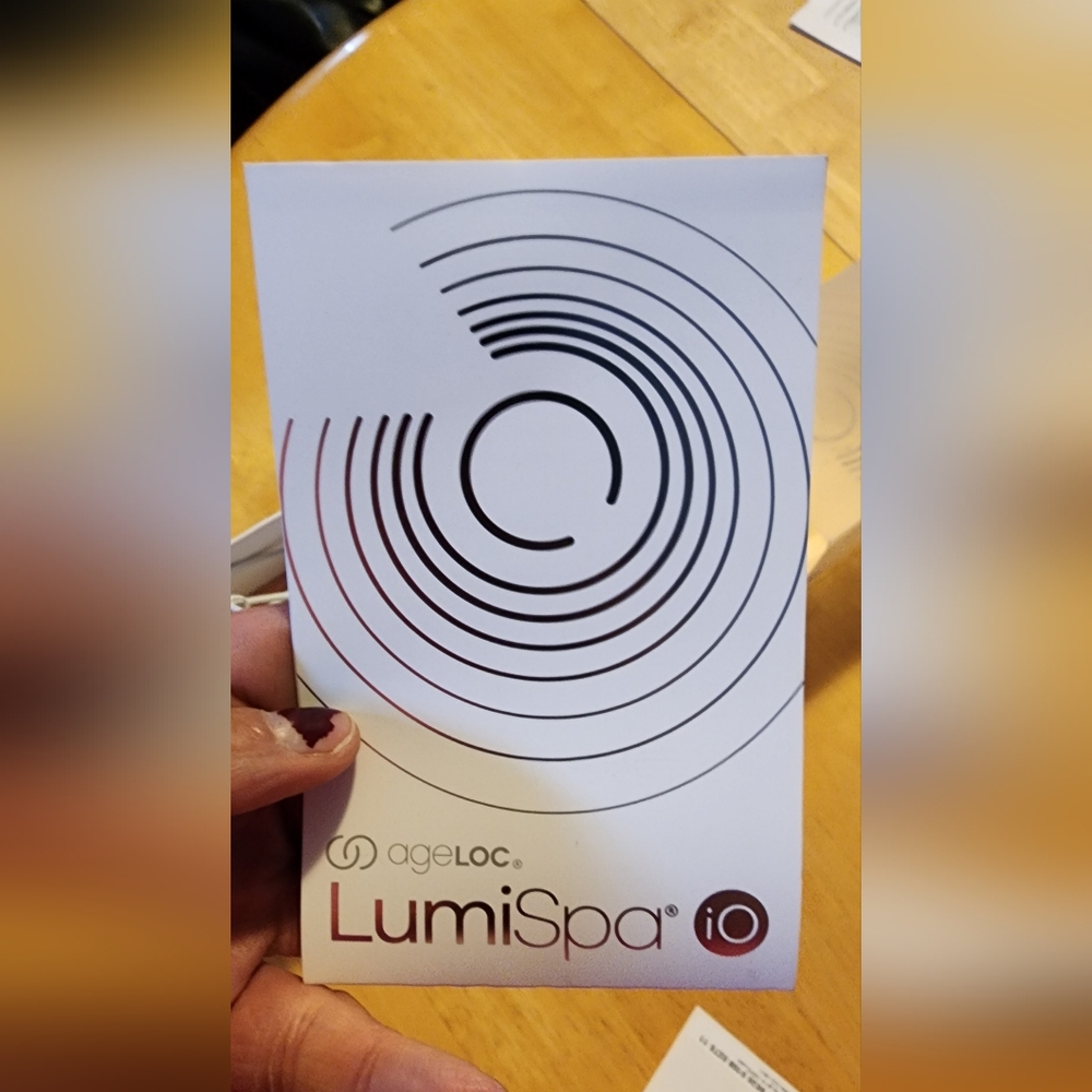 ageLOC LumiSpa iO Device